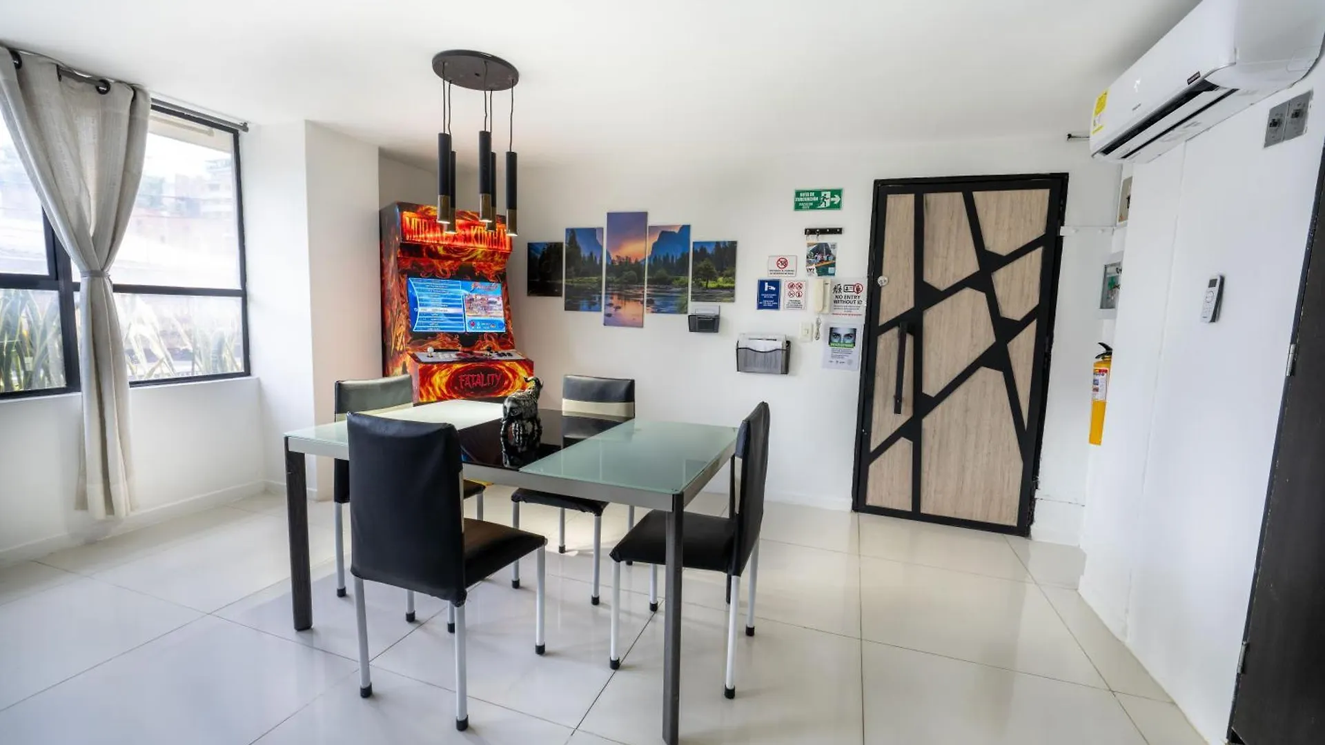 2 Bedroom Apartment - One Block From Lleras Park, P1 Medellín