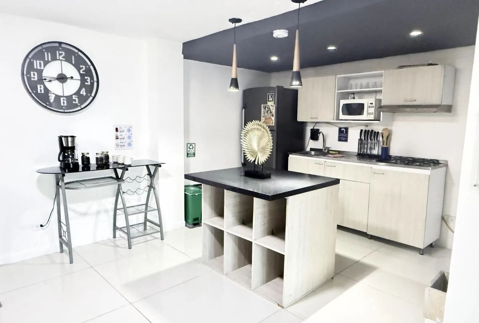 2 Bedroom Apartment - One Block From Lleras Park, P1 Medellín