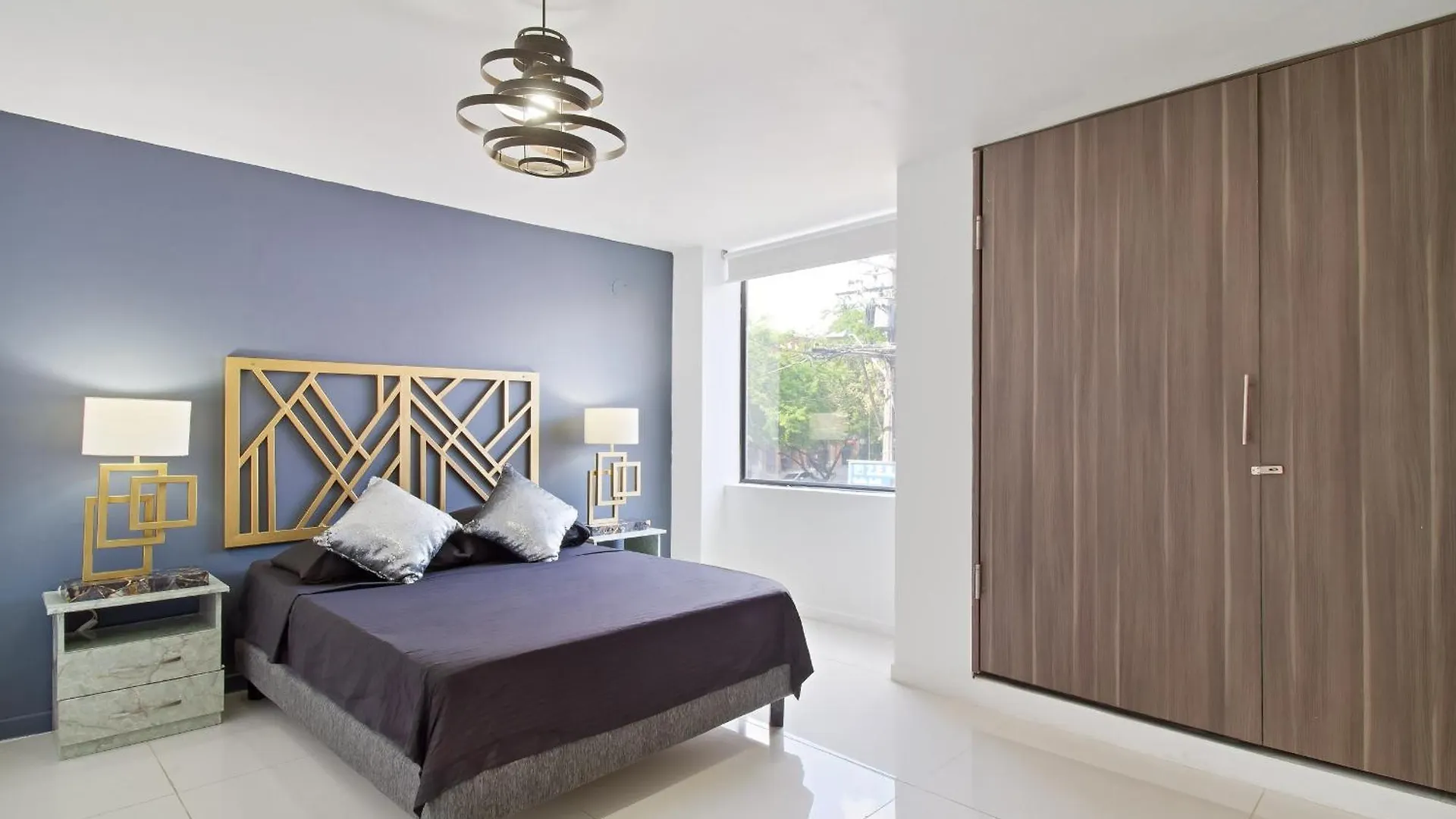 2 Bedroom Apartment - One Block From Lleras Park, P1 Medellín 0*,  Colombia