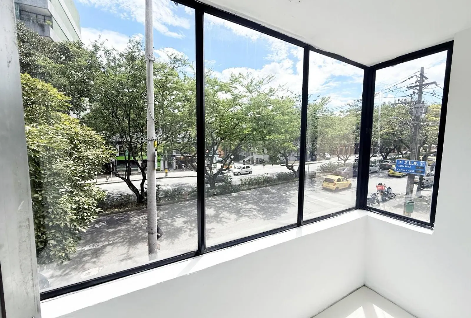 2 Bedroom Apartment - One Block From Lleras Park, P1 Medellín 0*,